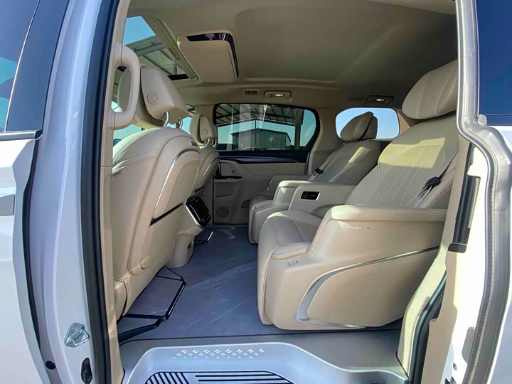 Buick GL8 Hybrid 2025 2025款 陆尚 尊享版 7座