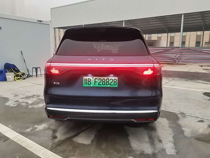 Aito M8 2025 2025款 增程 Ultra版 53.4kWh 5座版