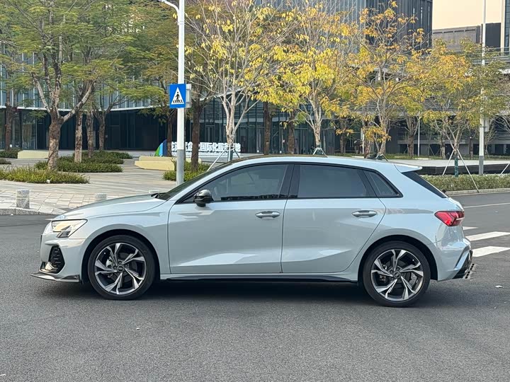 Audi A3 2025 2025款 Sportback 35TFSI 飞驰尊享型 +豪华臻选包