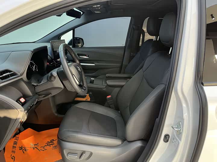 Toyota Sienna 2024 2024款 2.5L混动 四驱尊贵版