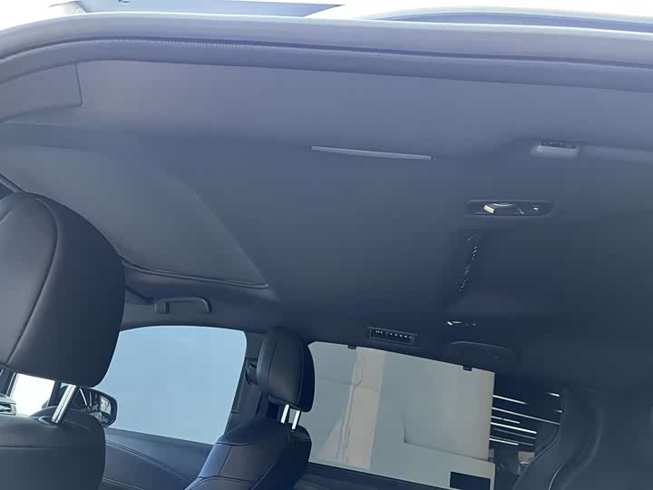 Toyota Sienna 2024 2024款 2.5L混动 四驱尊贵版