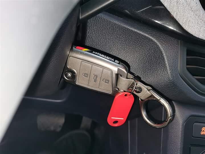 Volkswagen Tharu 2025 2025款 新锐 1.5L 锐进版