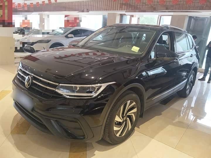 Volkswagen Tiguan L Pro 2025 2025款 出众款 300TSI 自动两驱龙腾版