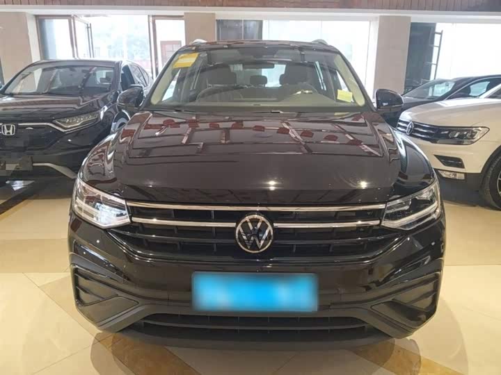 Volkswagen Tiguan L Pro 2025 2025款 出众款 300TSI 自动两驱龙腾版