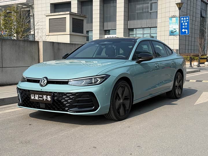 Volkswagen Passat 2025 2025款 Pro 380TSI 龙尊版
