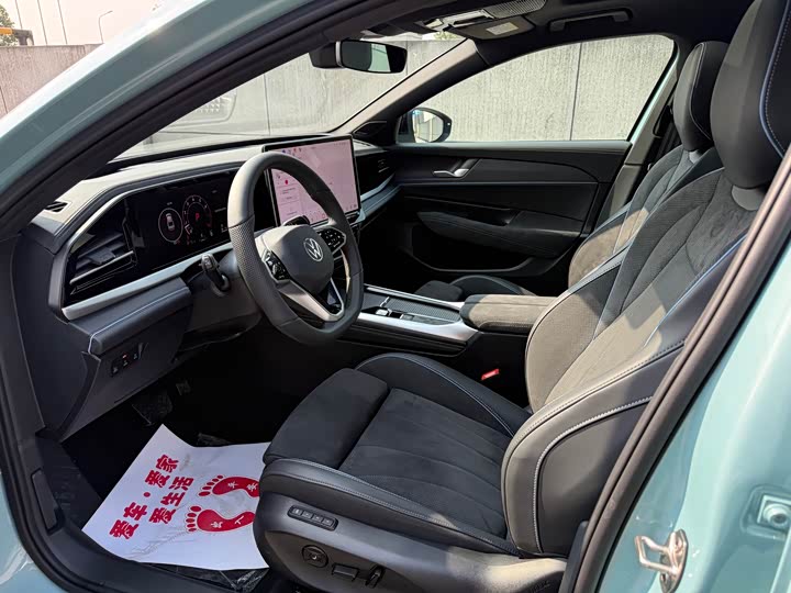 Volkswagen Passat 2025 2025款 Pro 380TSI 龙尊版