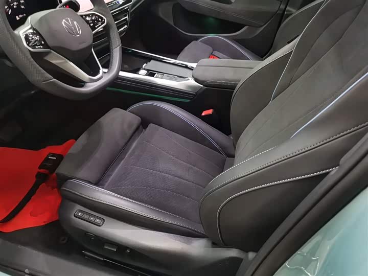 Volkswagen Passat 2025 2025款 Pro 380TSI 星空龙尊版