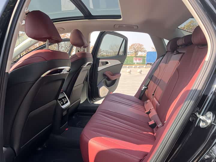 Hongqi H5 2025 2025款 2.0T 自动旗畅版