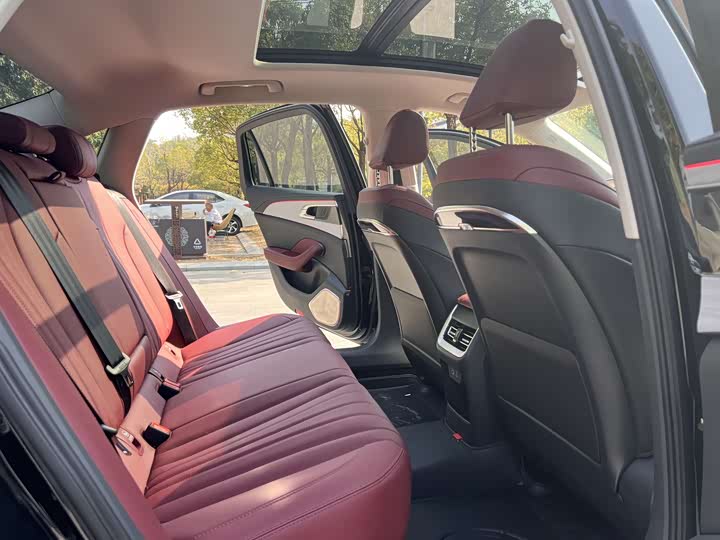 Hongqi H5 2025 2025款 2.0T 自动旗畅版