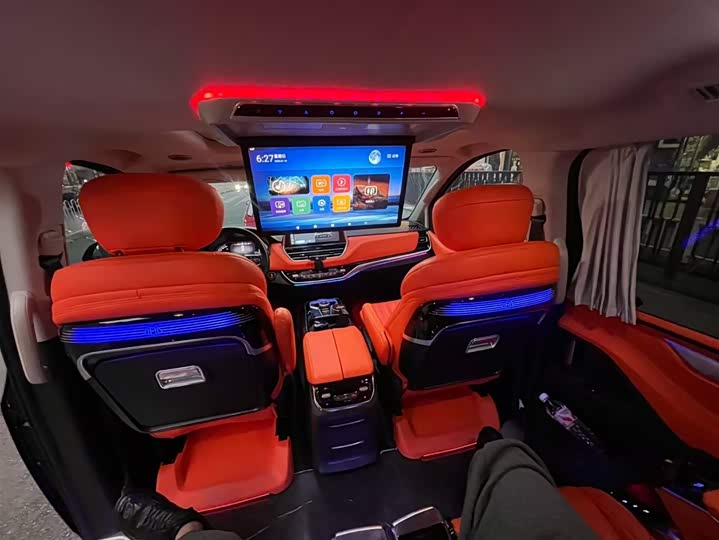 Maxus G20 2023 2023款 改款 PLUS 2.0T 汽油自动豪华版