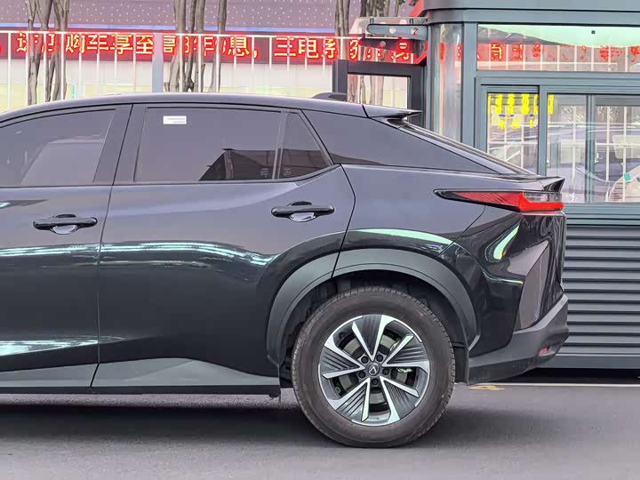 Lexus RZ 2023 2023款 450e 四驱纵享版