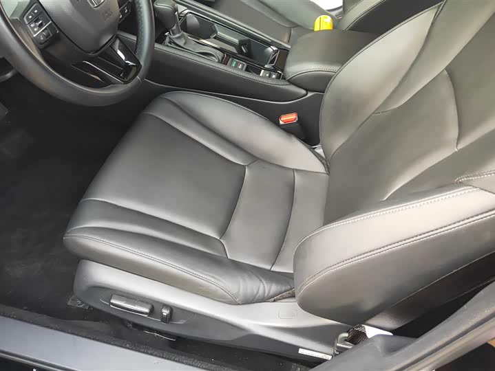 Honda Accord 2025 2025款 运动系列 260TURBO 豪华版