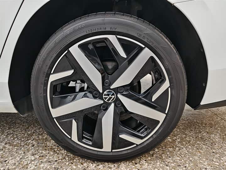 Volkswagen Lamando L 2025 2025款 凌渡L 280TSI DSG酷辣版