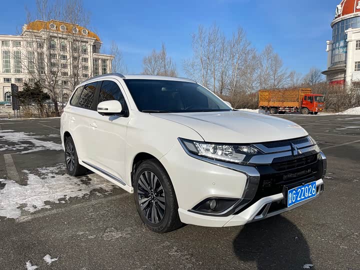 Mitsubishi Outlander 2021 2021款 改款 2.0L 两驱畅享版 7座