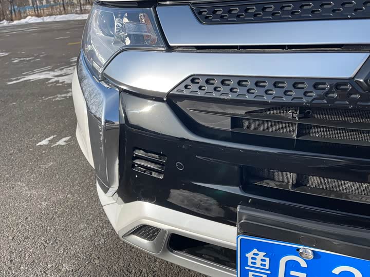 Mitsubishi Outlander 2021 2021款 改款 2.0L 两驱畅享版 7座