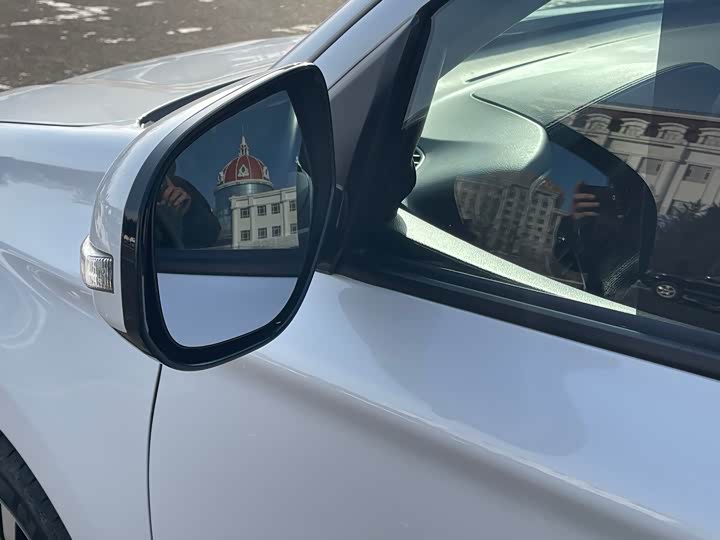 Mitsubishi Outlander 2021 2021款 改款 2.0L 两驱畅享版 7座