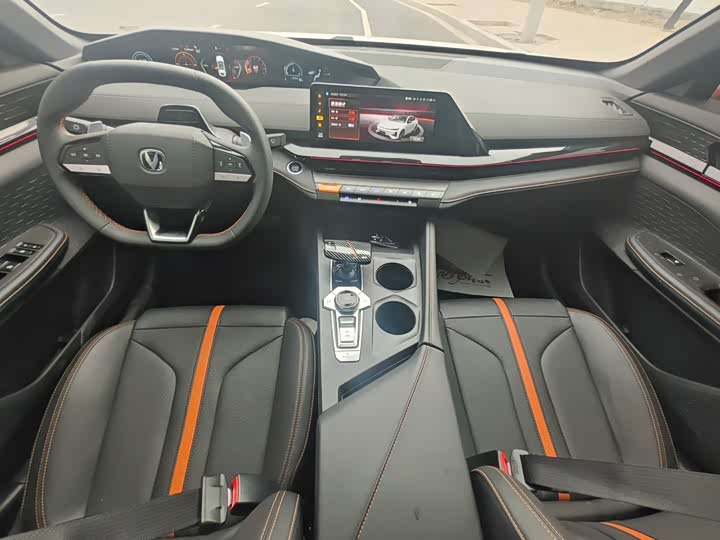 Changan UNI-V 2025 2025款 1.5T 500Bar尊贵型