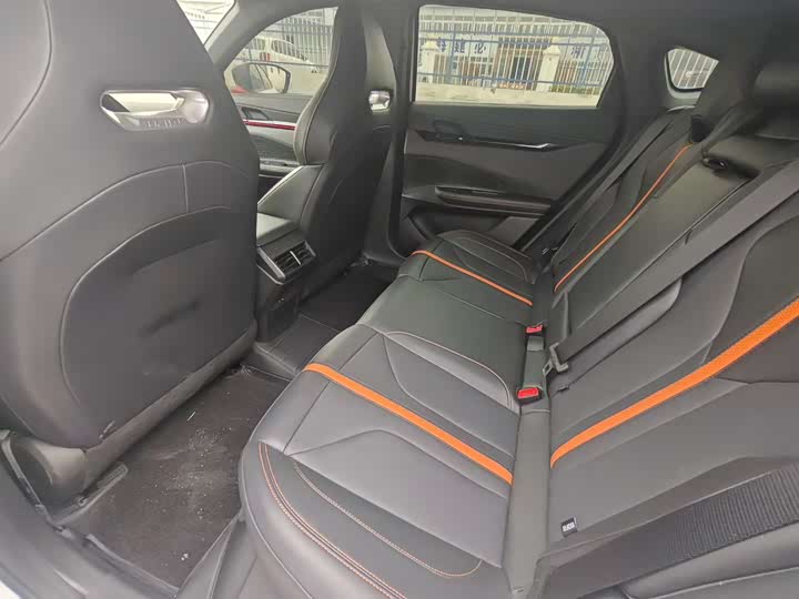 Changan UNI-V 2025 2025款 1.5T 500Bar尊贵型