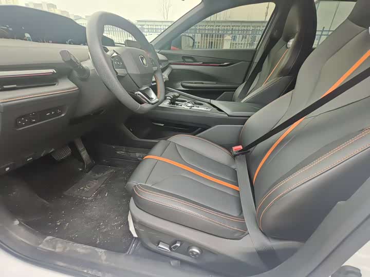 Changan UNI-V 2025 2025款 1.5T 500Bar尊贵型