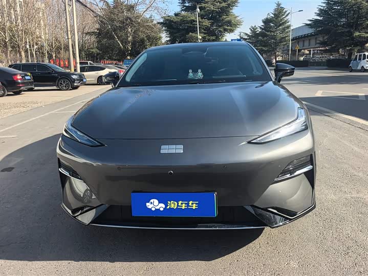 Geely Galaxy E8 2025 2025款 700km 远航智驾版