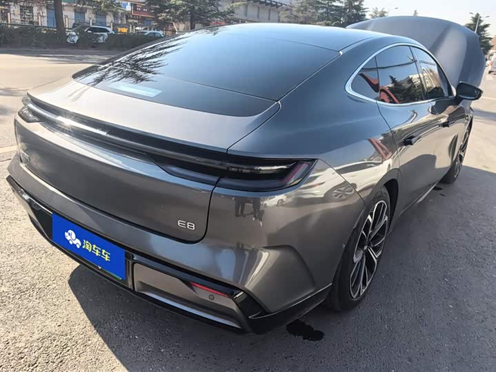 Geely Galaxy E8 2025 2025款 700km 远航智驾版