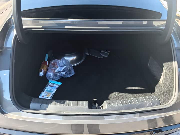 Geely Galaxy E8 2025 2025款 700km 远航智驾版