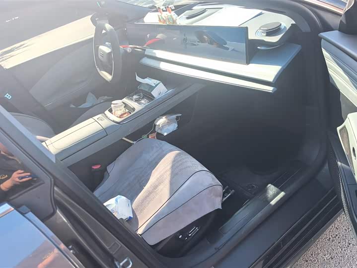 Geely Galaxy E8 2025 2025款 700km 远航智驾版