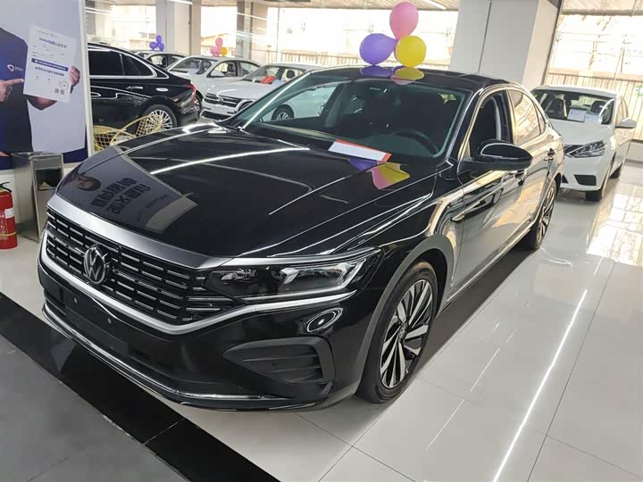 Volkswagen Passat 2025 2025款 出众款 380TSI 龙腾版