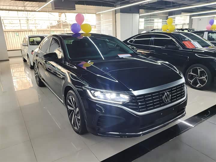 Volkswagen Passat 2025 2025款 出众款 380TSI 龙腾版