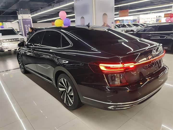 Volkswagen Passat 2025 2025款 出众款 380TSI 龙腾版