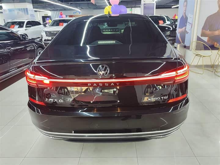 Volkswagen Passat 2025 2025款 出众款 380TSI 龙腾版
