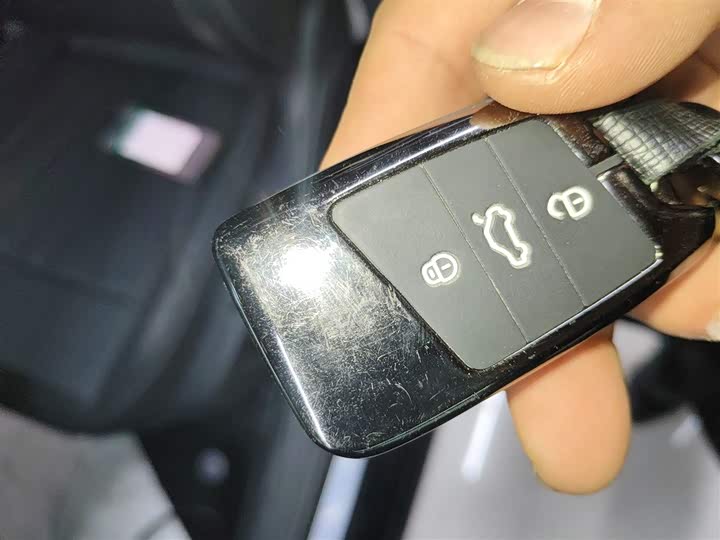 Volkswagen Passat 2025 2025款 出众款 380TSI 龙腾版