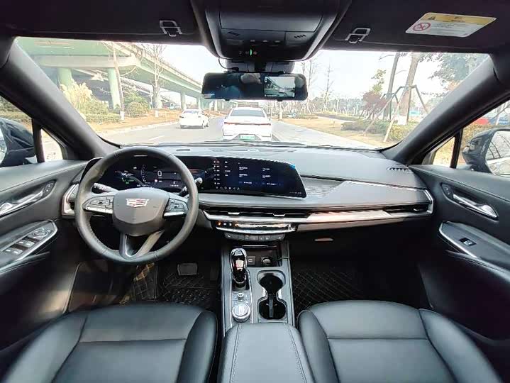 Cadillac XT4 2024 2024款 28T 四驱豪华型
