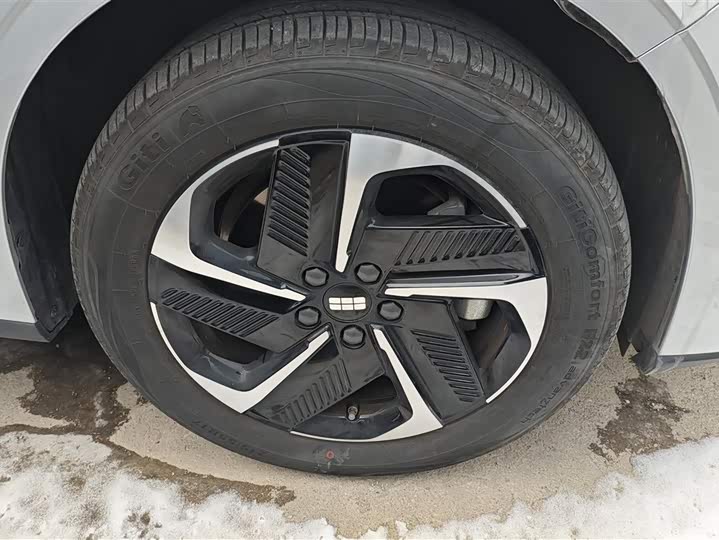 Geely Galaxy L6 2025 2025款 EM-i 140km 星舰版