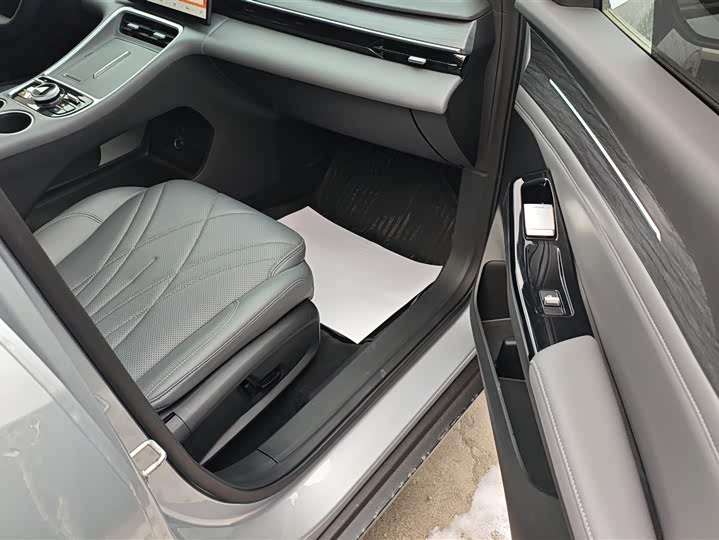 Geely Galaxy L6 2025 2025款 EM-i 140km 星舰版