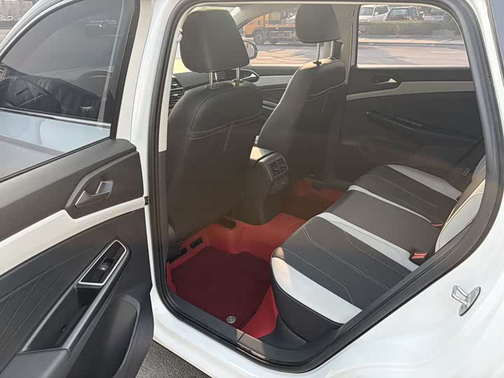 Jetta VS7 2026 2026款 280TSI 自动荣耀版