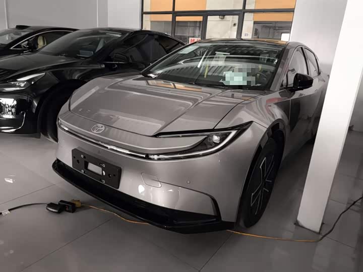 2025 Toyota bZ5