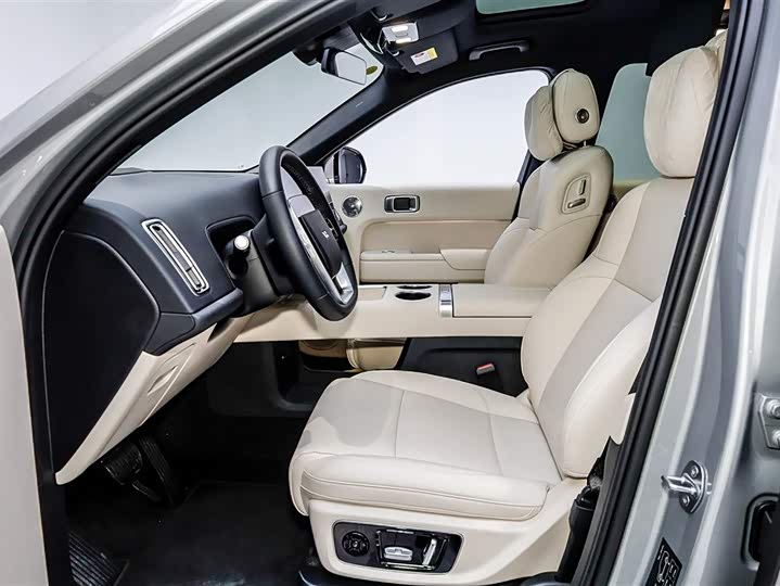 LiXiang L8 2025 2025款 Ultra 智能焕新版