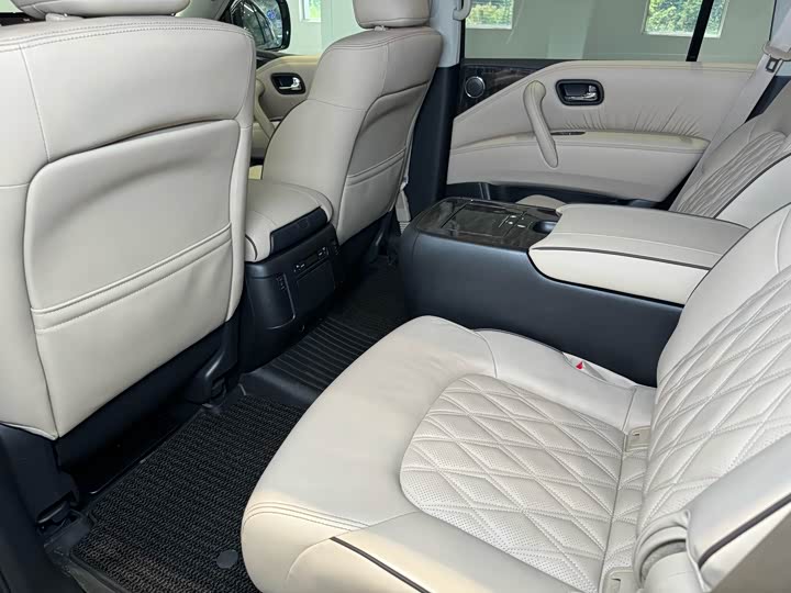 Nissan Armada 2023 2023款 ARMADA 5.6L 无敌舰队旗舰版