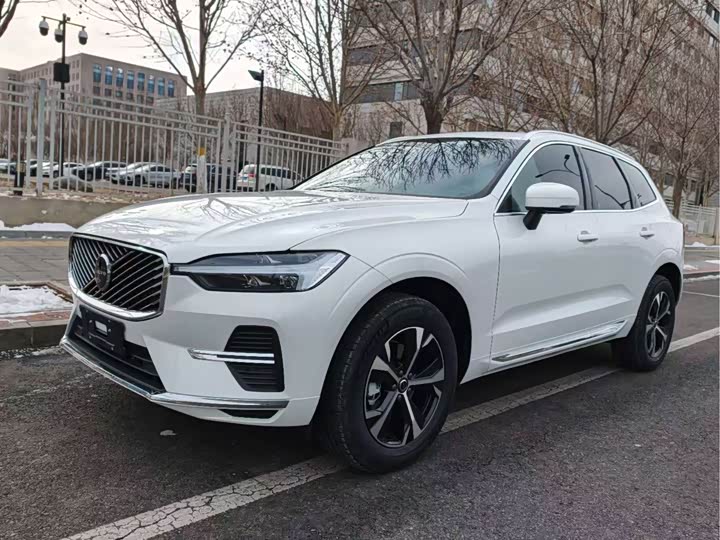 Volvo XC60 2026 2026款 B5 四驱智逸豪华版
