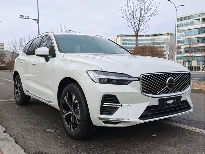 Volvo XC60 2026 2026款 B5 四驱智逸豪华版