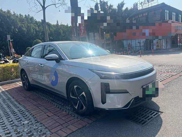 Geely Galaxy L6 2025 2025款 EM-i 140km 星舰版