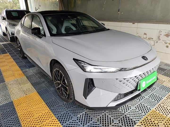 Changan UNI-V Hybrid 2024 2024款 蓝鲸智电iDD 136km 智尊型