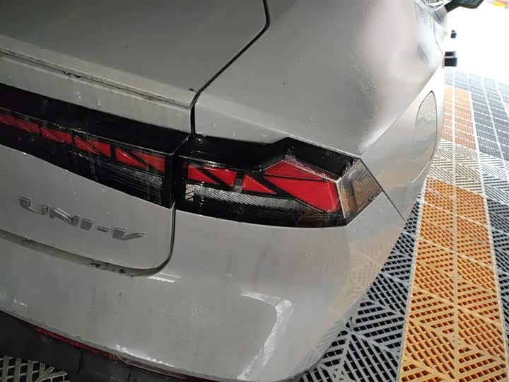 Changan UNI-V Hybrid 2024 2024款 蓝鲸智电iDD 136km 智尊型