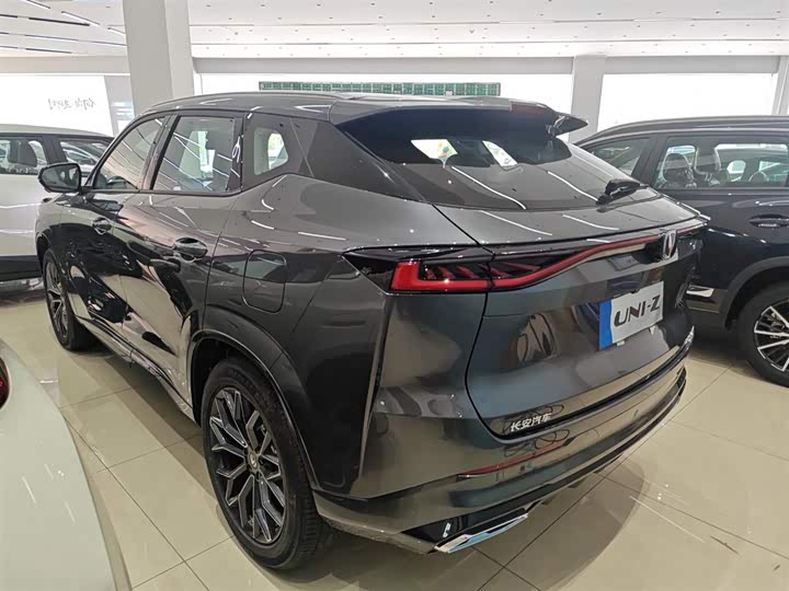 Changan UNI-Z Hybrid 2025 2025款 智慧新蓝鲸 125km 战舰+