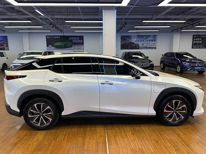 Lexus RZ 2023 2023款 450e 四驱纵享版