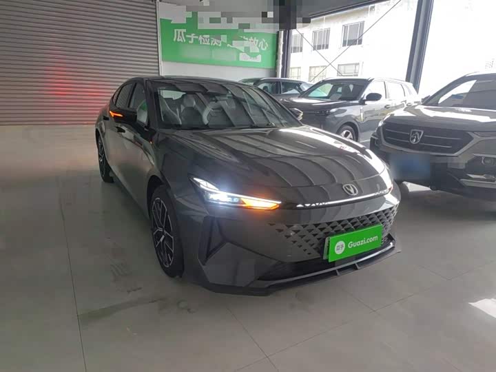 Changan UNI-V Hybrid 2024 2024款 蓝鲸智电iDD 136km 智尊型