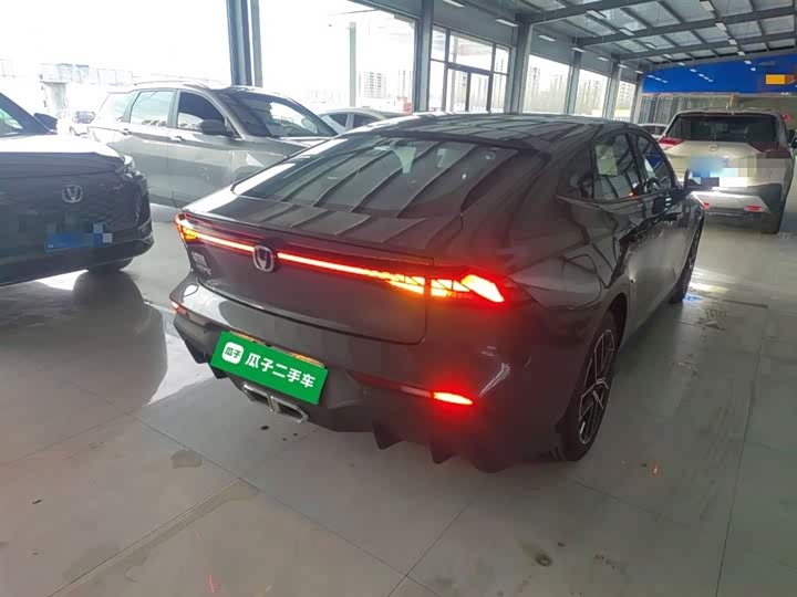 Changan UNI-V Hybrid 2024 2024款 蓝鲸智电iDD 136km 智尊型