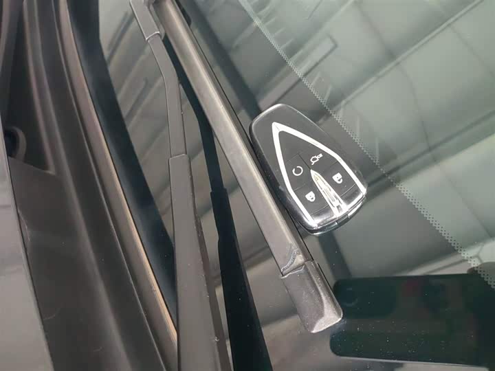 Changan UNI-V Hybrid 2024 2024款 蓝鲸智电iDD 136km 智尊型