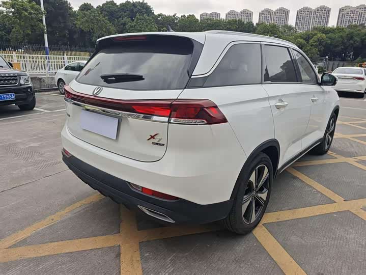 Changan X7 Plus 2024 2024款 1.5T 自动尊贵型 7座